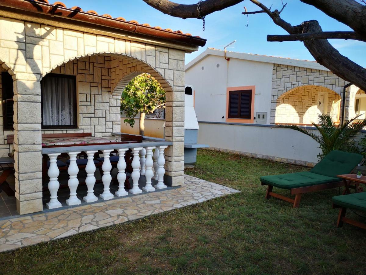 Вилла Holiday House Tara Вир Экстерьер фото